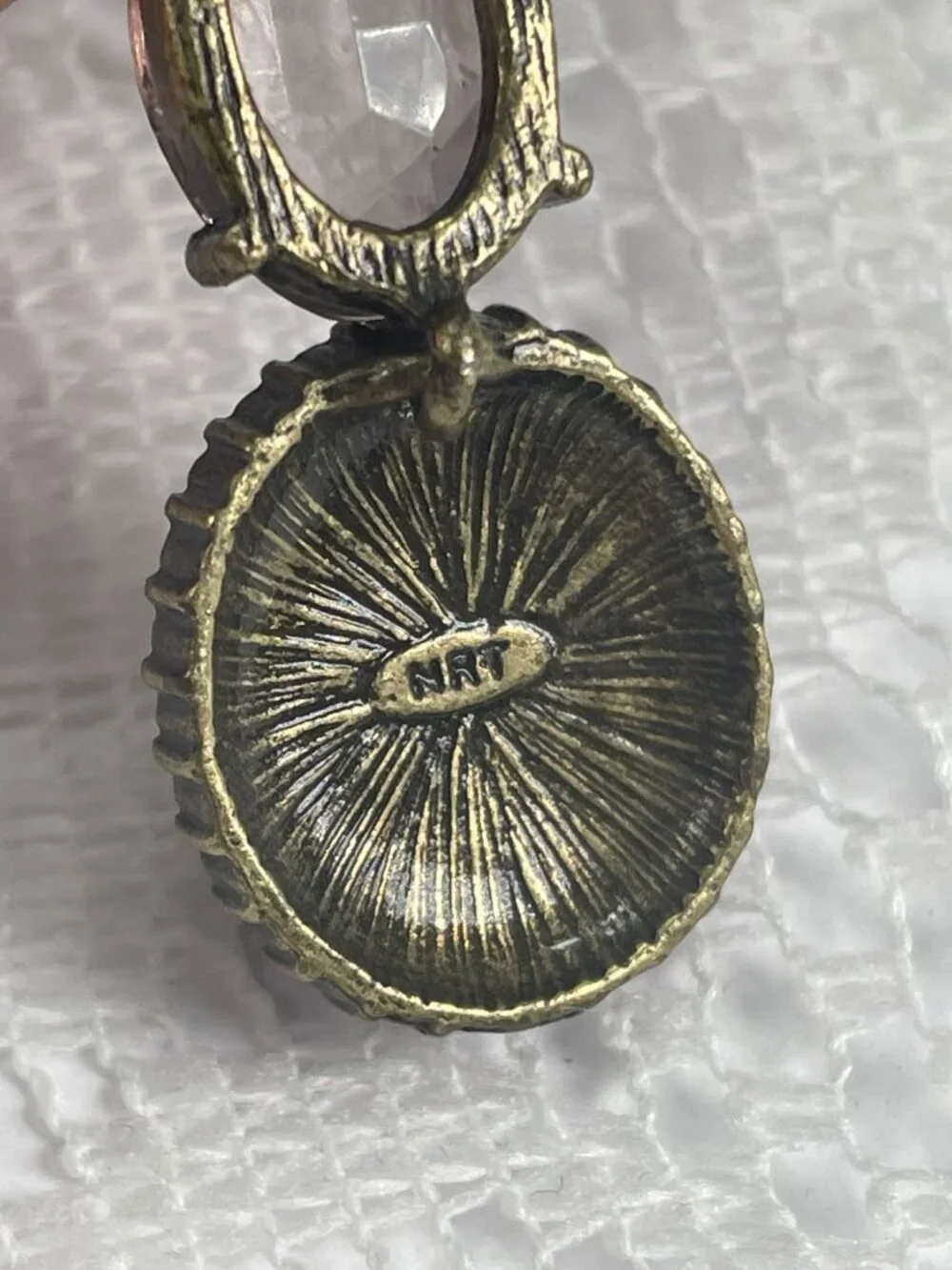 Avon adjustable chain